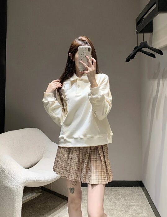 프라다 프린트 긴팔 폴로 / 카라티 / 긴팔티 / 레플리카 미러급 SA급 S급 고퀄리티 하이엔드 최상급 의류 [여성]