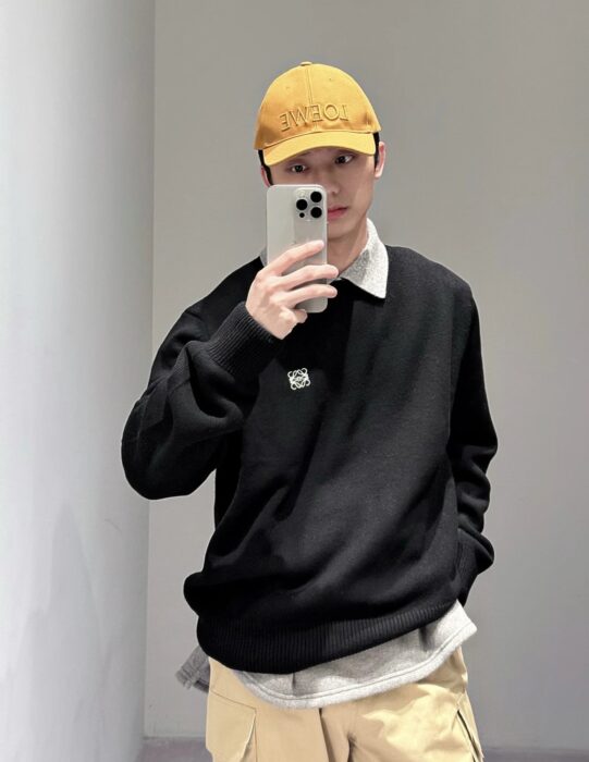 로에베 스몰 로고 자수 니트 블랙 레플리카 미러급 SA급 S급 고퀄리티 하이엔드 최상급 의류 [남성여성공용] 9