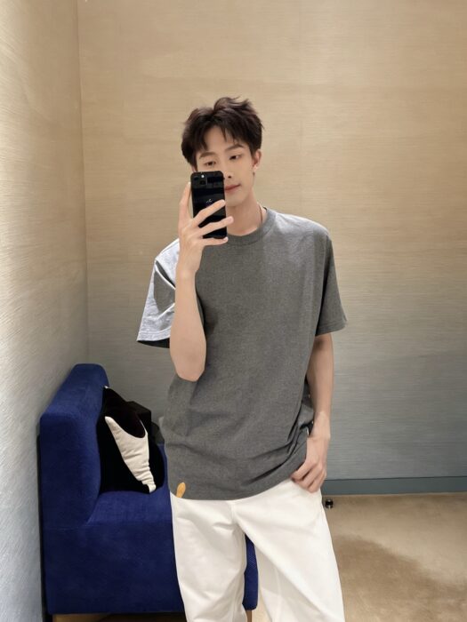 루이비통 가죽 라벨 베이직 순색 반팔티 그레이 레플리카 미러급 SA급 S급 고퀄리티 하이엔드 최상급 의류 [남성여성공용]