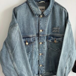 미우미우 블루종 데님 자켓 라이트 블루 레플리카 미러급 SA급 S급 고퀄리티 하이엔드 최상급 의류 [남성여성공용]