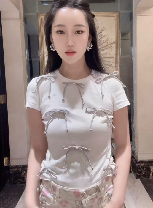 샤넬 CC로고 그레이 나비매듭 반팔티 레플리카 미러급 SA급 S급 고퀄리티 하이엔드 최상급 의류 [여성] 2