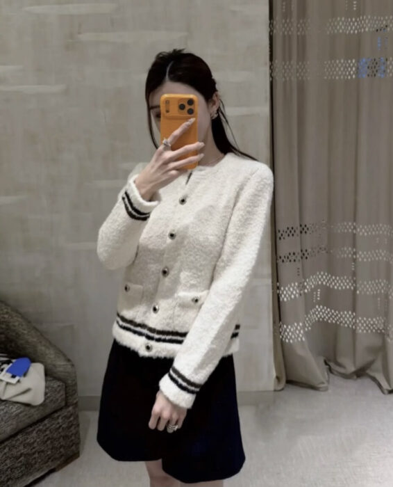 샤넬 캐시미어 부클 텍스처 가디건 아이보리 레플리카 미러급 SA급 S급 고퀄리티 하이엔드 최상급 의류 [여성] 2
