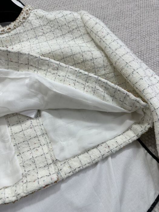 샤넬 탑 체크 숏 자켓 앞뒤 양면 착용 아이보리 레플리카 미러급 SA급 S급 고퀄리티 하이엔드 최상급 의류 [여성] 11