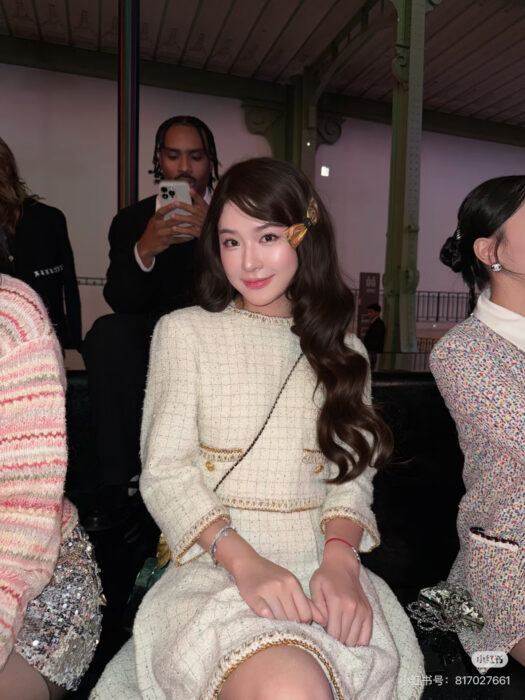 샤넬 탑 체크 숏 자켓 앞뒤 양면 착용 아이보리 레플리카 미러급 SA급 S급 고퀄리티 하이엔드 최상급 의류 [여성]