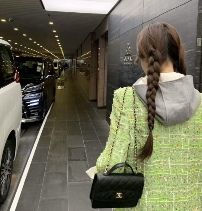샤넬 트위드 페이크 레이어링 그린 자켓 탈부작 후드 레플리카 미러급 SA급 S급 고퀄리티 하이엔드 최상급 의류 [여성] 2