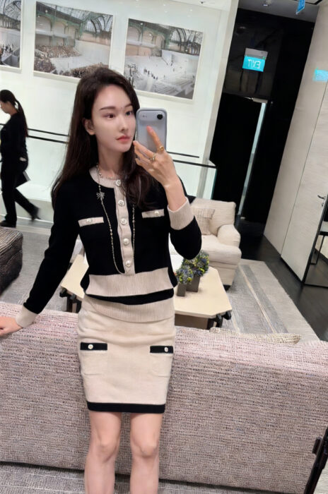 샤넬 25K 캐시미어 배색 스커트 라이트 베이지 레플리카 미러급 SA급 S급 고퀄리티 하이엔드 최상급 의류 [여성]
