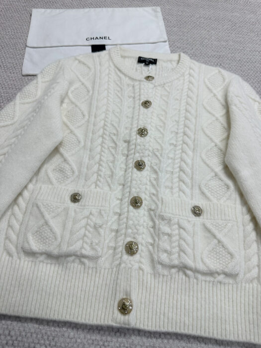 샤넬 코코 neige 캐시미어 자카드 가디건 화이트 레플리카 미러급 SA급 S급 고퀄리티 하이엔드 최상급 의류 [여성] 5