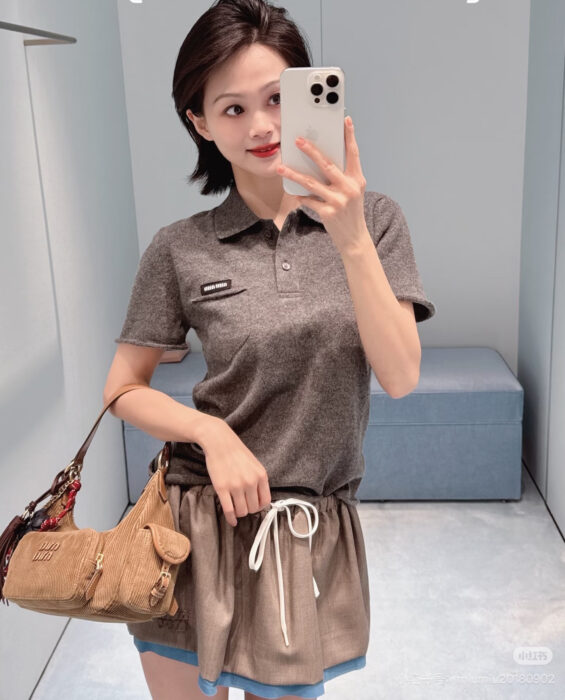 미우미우 캐시미어 반팔 카라티 / 폴로티 / 반팔티 그레이 레플리카 미러급 SA급 S급 고퀄리티 하이엔드 최상급 의류 [여성]