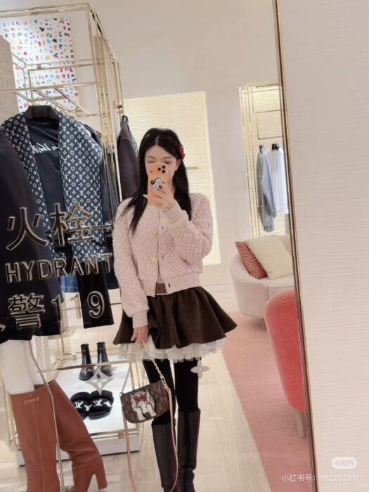 루이비통 모노그램 플라워 자카드 니트 자켓 핑크 레플리카 미러급 SA급 S급 고퀄리티 하이엔드 최상급 의류 [여성]