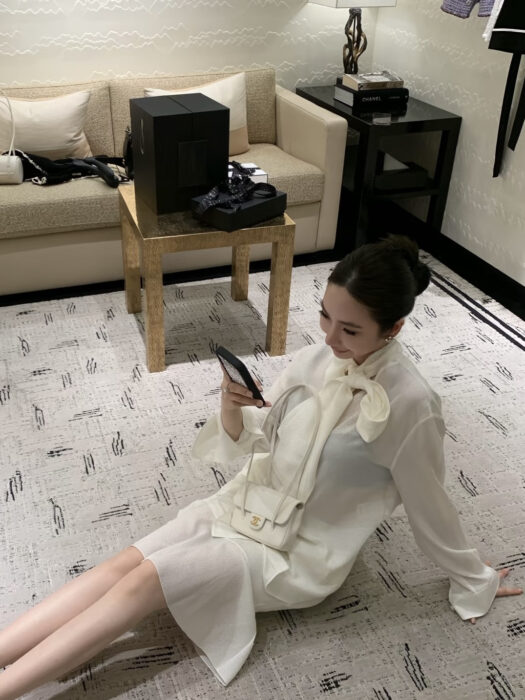 샤넬 CC로고 자카드 실크 리본 긴팔 셔츠 화이트 레플리카 미러급 SA급 S급 고퀄리티 하이엔드 최상급 의류 [여성] 2
