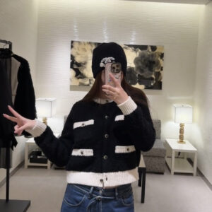 샤넬 25K 울 배색 가디건 4포켓 블랙 레플리카 미러급 SA급 S급 고퀄리티 하이엔드 최상급 의류 [여성]