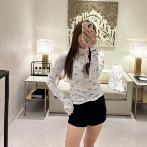 샤넬 25N 스키 하이넥 긴팔티 화이트 레플리카 미러급 SA급 S급 고퀄리티 하이엔드 최상급 의류 [여성]