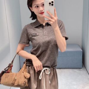 미우미우 캐시미어 반팔 카라티 / 폴로티 / 반팔티 그레이 레플리카 미러급 SA급 S급 고퀄리티 하이엔드 최상급 의류 [여성]