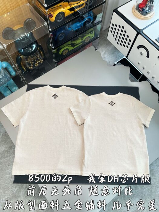 루이비통 쇼트 슬리브드 시크니처 크루넥 니트 반팔티 베이지 1AK6YS 레플리카 미러급 SA급 S급 고퀄리티 하이엔드 최상급 의류 [남성여성공용] 3