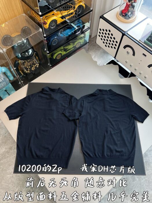프라다 니트 반팔티 폴로 카라티 블랙 UMF148SOOO18DY F0008 레플리카 미러급 SA급 S급 고퀄리티 하이엔드 최상급 의류 [남성여성공용] 4