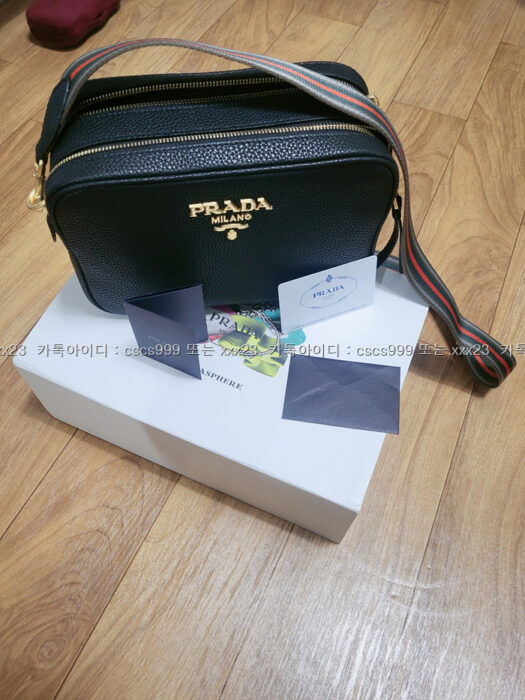 프라다 더블지퍼 레더 크로스 바디백 5