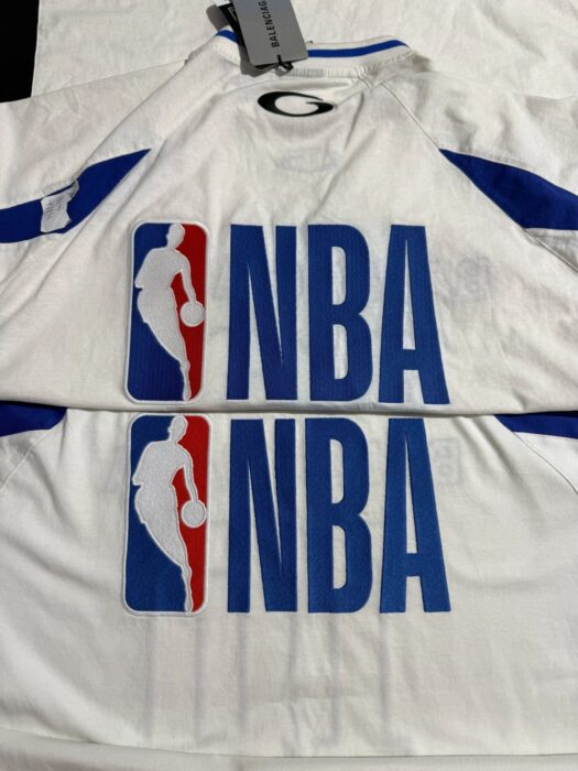 발렌시아가 NBA 화이트 블루 배색 오버핏 반팔 티셔츠 레플리카 미러급 SA급 S급 고퀄리티 하이엔드 최상급 의류 [남성여성공용] 8
