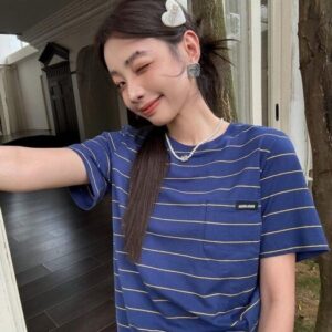 미우미우 로고패치 스트라이프 루즈핏 반팔티셔츠 레플리카 미러급 SA급 S급 고퀄리티 하이엔드 최상급 의류 [남성여성공용]