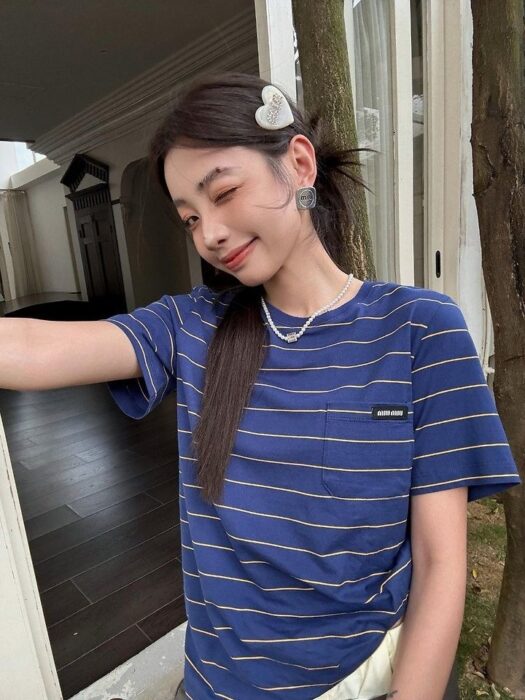 미우미우 로고패치 스트라이프 루즈핏 반팔티셔츠 레플리카 미러급 SA급 S급 고퀄리티 하이엔드 최상급 의류 [남성여성공용]