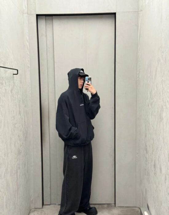 발렌시아가 자수 후드 집업 워싱 블랙 오버사이즈 레플리카 미러급 SA급 S급 고퀄리티 하이엔드 최상급 의류 [남성여성공용] 4