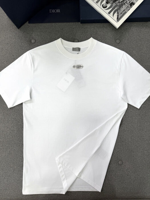 디올 로고패치 반팔 라운드 티셔츠 (2 color)  레플리카 미러급 SA급 S급 고퀄리티 하이엔드 최상급 의류 [남성여성공용] - thebest 26