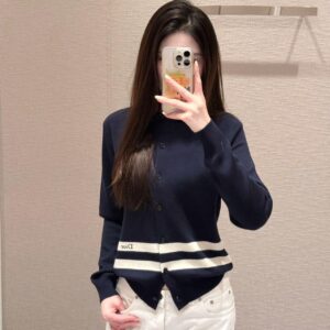 디올 자카드 자수 레터 니트 가디건 레플리카 미러급 SA급 S급 고퀄리티 하이엔드 최상급 의류 [여성] [셀럽]