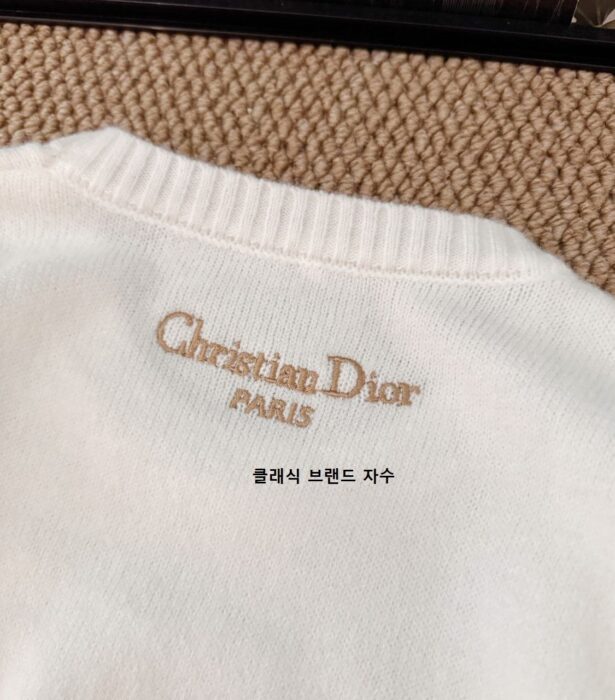 디올 페가수스 자수 니트 반팔티 레플리카 미러급 SA급 S급 고퀄리티 하이엔드 최상급 의류 [여성] 8