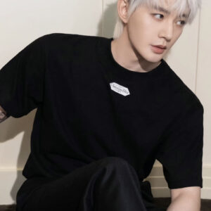 디올 로고패치 반팔 라운드 티셔츠 (2 color)  레플리카 미러급 SA급 S급 고퀄리티 하이엔드 최상급 의류 [남성여성공용] - thebest