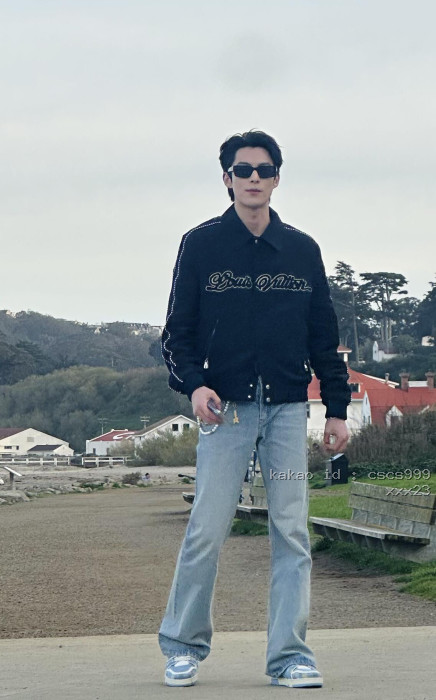 루이비통 스웨이드 가죽 태그 스케이트보드 진 레플리카 미러급 SA급 S급 고퀄리티 하이엔드 최상급 의류 [남성여성공용] [셀럽] 4