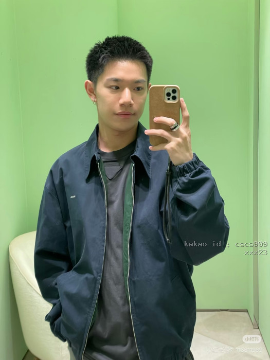 프라다 해링턴 지퍼업 재킷 레플리카 미러급 SA급 S급 고퀄리티 하이엔드 최상급 의류 [남성여성공용] [셀럽] 12