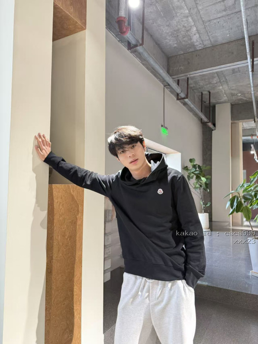 몽클레어 솔리드 컬러 로고 후드티 레플리카 미러급 SA급 S급 고퀄리티 하이엔드 최상급 의류 [남성여성공용] [셀럽] 2