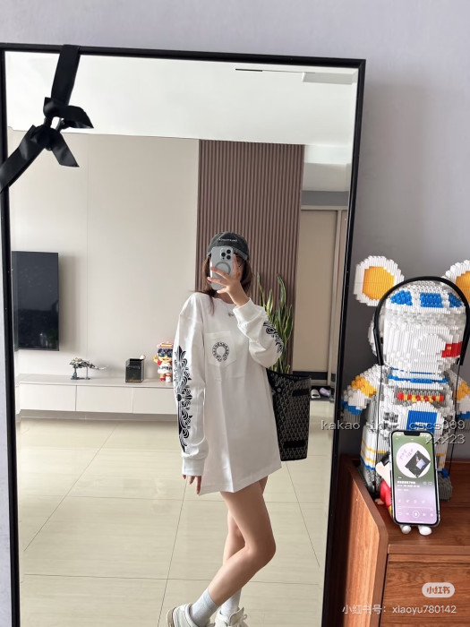 크롬하츠 말굽 뒷면 긴팔 티셔츠 레플리카 미러급 SA급 S급 고퀄리티 하이엔드 최상급 의류 [남성여성공용] [셀럽]