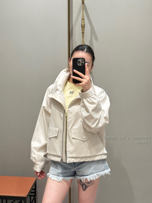 로에베 베이지 스탠드 칼라 지퍼 작업 재킷 레플리카 미러급 SA급 S급 고퀄리티 하이엔드 최상급 의류 [여성복] [셀럽]