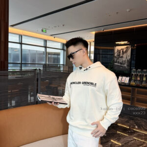 몽클레어 프린트 자수 로고 코튼 후드티 레플리카 미러급 SA급 S급 고퀄리티 하이엔드 최상급 의류 [남성여성공용] [셀럽]