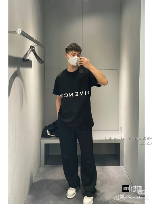 지방시 자수 로고 반팔 티셔츠 레플리카 미러급 SA급 S급 고퀄리티 하이엔드 최상급 의류 [남성여성공용] [셀럽]