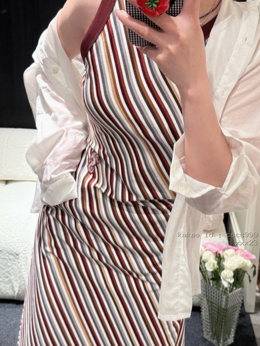 샤넬 26M 비치 리조트 컬렉션 스트라이프 민소매 드레스 레플리카 미러급 SA급 S급 고퀄리티 하이엔드 최상급 의류 [여성] [셀럽] 3