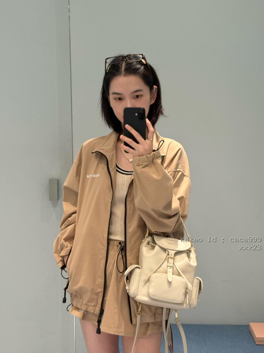 미우미우 스탠드 칼라 루즈핏 지퍼 방풍 재킷 레플리카 미러급 SA급 S급 고퀄리티 하이엔드 최상급 의류 [여성복] [셀럽] 3