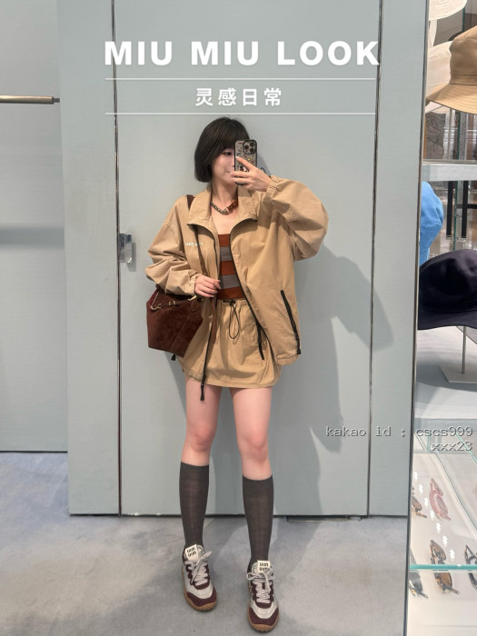 미우미우 스탠드 칼라 루즈핏 지퍼 방풍 재킷 레플리카 미러급 SA급 S급 고퀄리티 하이엔드 최상급 의류 [여성복] [셀럽] 5