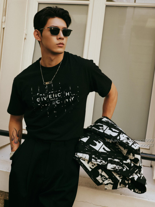 지방시 디스컨스턴튜이티 프린트 로고 반팔 티셔츠 레플리카 미러급 SA급 S급 고퀄리티 하이엔드 최상급 의류 [남성여성공용] [셀럽] 2