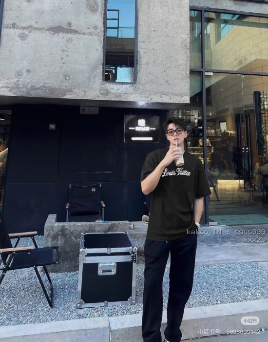 루이비통 라지 로고 니트 반팔 티셔츠 레플리카 미러급 SA급 S급 고퀄리티 하이엔드 최상급 의류 [남성여성공용] [셀럽] 3