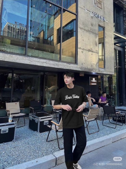 루이비통 라지 로고 니트 반팔 티셔츠 레플리카 미러급 SA급 S급 고퀄리티 하이엔드 최상급 의류 [남성여성공용] [셀럽]