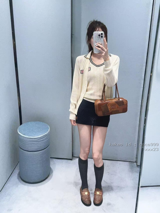 미우미우 레트로 케이블 니트 캐시미어 가디건 레플리카 미러급 SA급 S급 고퀄리티 하이엔드 최상급 의류 [여성복] [셀럽] 5