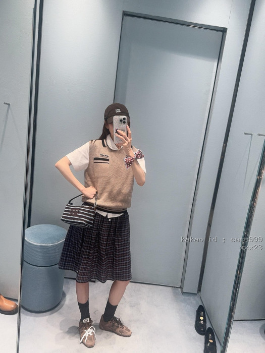 미우미우 브라운 체크무늬 엘라스틱 허리 미디 스커트 레플리카 미러급 SA급 S급 고퀄리티 하이엔드 최상급 의류 [여성복] [셀럽] 4