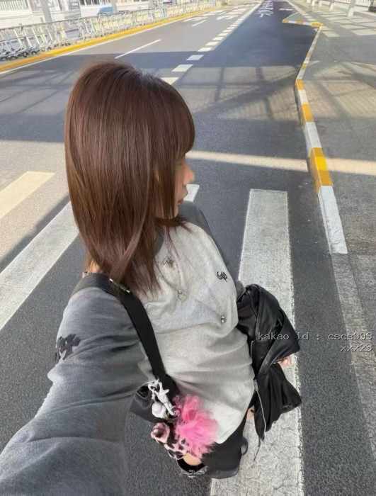 크롬하츠 가죽 크로스 래글런 컬러 블록 긴팔 티셔츠 레플리카 미러급 SA급 S급 고퀄리티 하이엔드 최상급 의류 [여성] [셀럽]