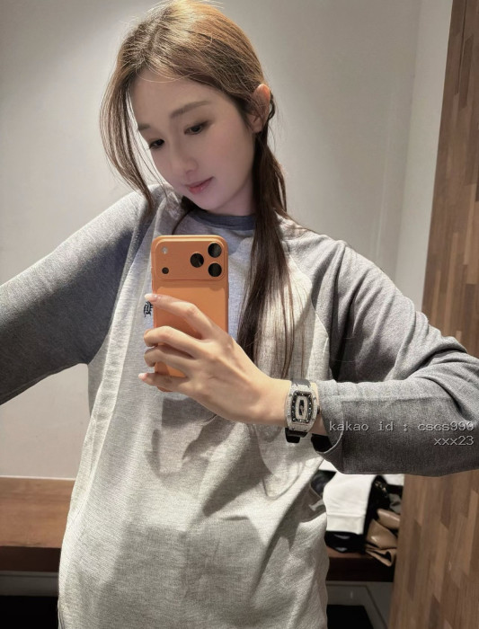 크롬하츠 가죽 크로스 래글런 컬러 블록 긴팔 티셔츠 레플리카 미러급 SA급 S급 고퀄리티 하이엔드 최상급 의류 [여성] [셀럽] 5