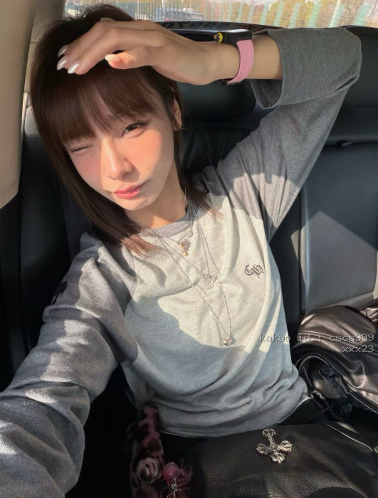 크롬하츠 가죽 크로스 래글런 컬러 블록 긴팔 티셔츠 레플리카 미러급 SA급 S급 고퀄리티 하이엔드 최상급 의류 [여성] [셀럽] 2