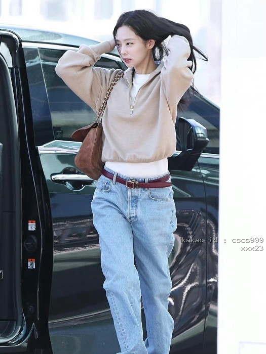 샤넬 26A 하프집업 스탠드 칼라 울 니트 스웨트셔츠 레플리카 미러급 SA급 S급 고퀄리티 하이엔드 최상급 의류 [여성] [셀럽] 3