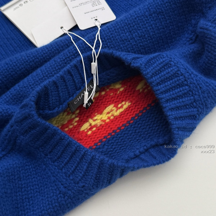 샤넬 26A Métiers d'Art 컬렉션 클라인 블루 슈퍼맨 긴팔 니트 스웨터 레플리카 미러급 SA급 S급 고퀄리티 하이엔드 최상급 의류 [여성] [셀럽] 12
