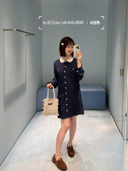 미우미우 네이비 블루 피터팬 칼라 플리츠 셔츠 원피스 레플리카 미러급 SA급 S급 고퀄리티 하이엔드 최상급 의류 [여성복] [셀럽] 7