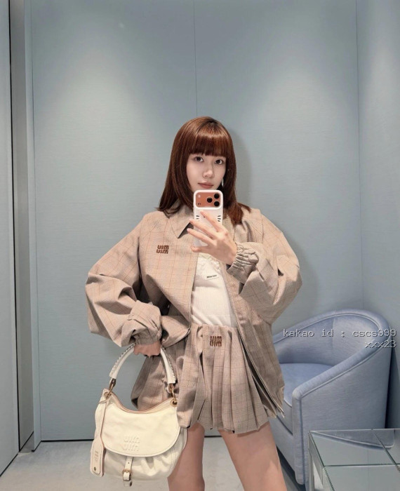 미우미우 체크무늬 주름 미니스커트 치마 레플리카 미러급 SA급 S급 고퀄리티 하이엔드 최상급 의류 [여성복] [셀럽]